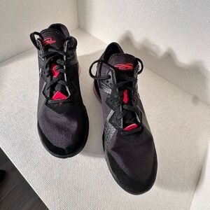 Nike Men's Black Athletic Shoes